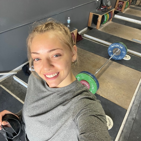 Meet your Posher, Ava - Picture 1 of 1